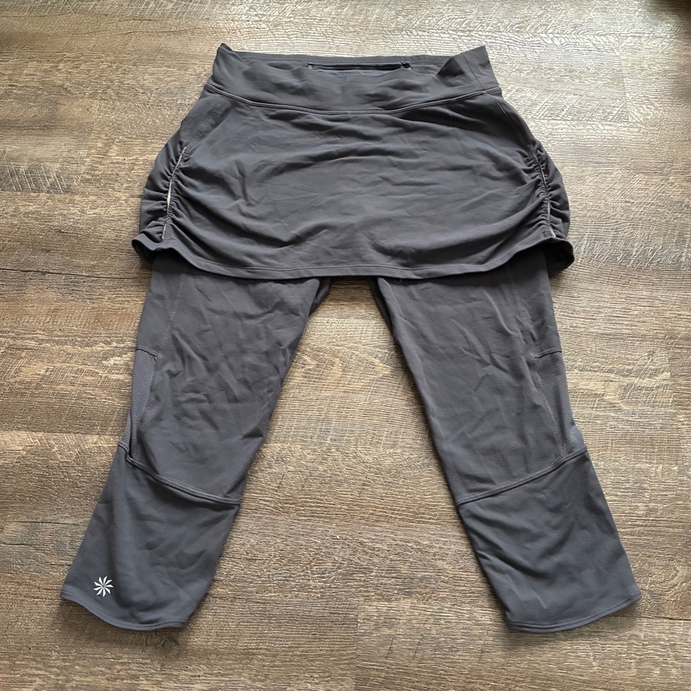 Athleta Skirted Capri Leggings With Zip Pocket Activewear Size M gray
